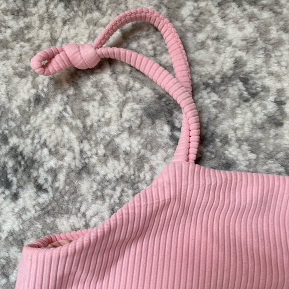 Pink Bikini - Picture 3 of 7